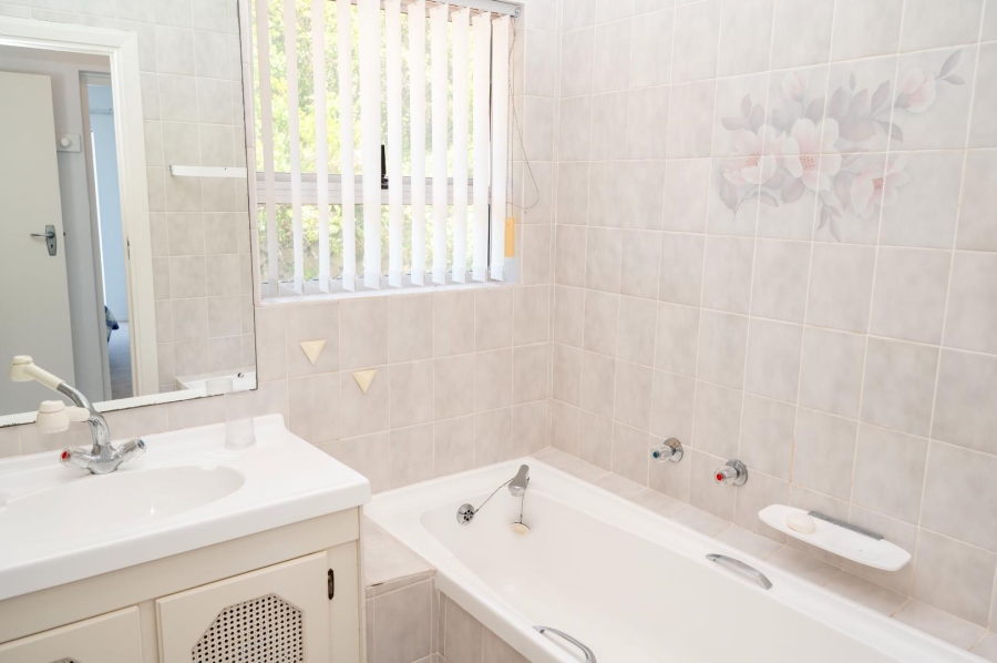 8 Bedroom Property for Sale in Brenton On Sea Western Cape